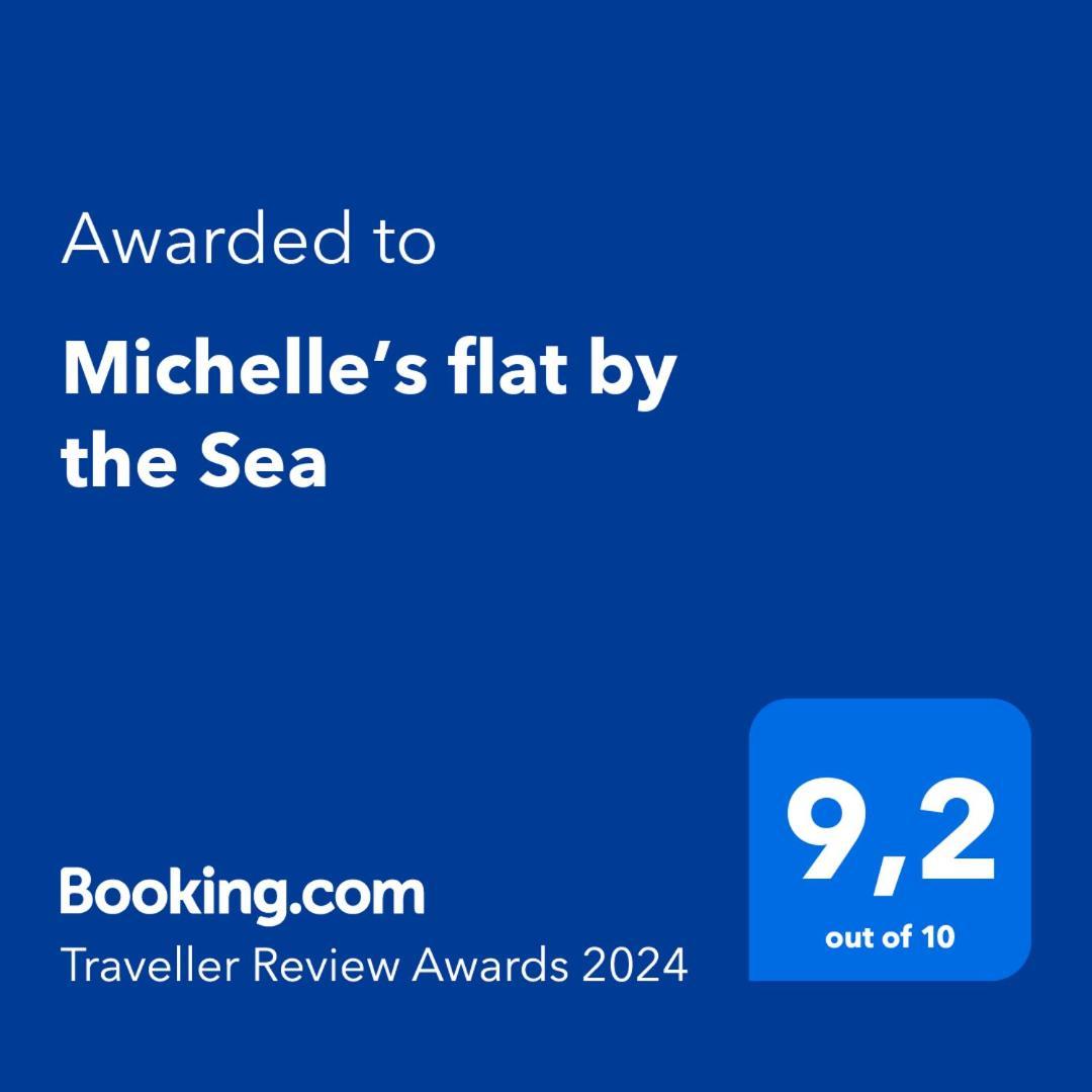 شقة Michelle'S Flat By The Sea نومْيا المظهر الخارجي الصورة